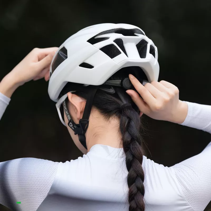 Casco de bicicleta de fibra de carbono Rockbros LK-15 58-62cm, gris claro