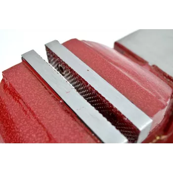 Tornillo de banco AWTOOLS AW24228