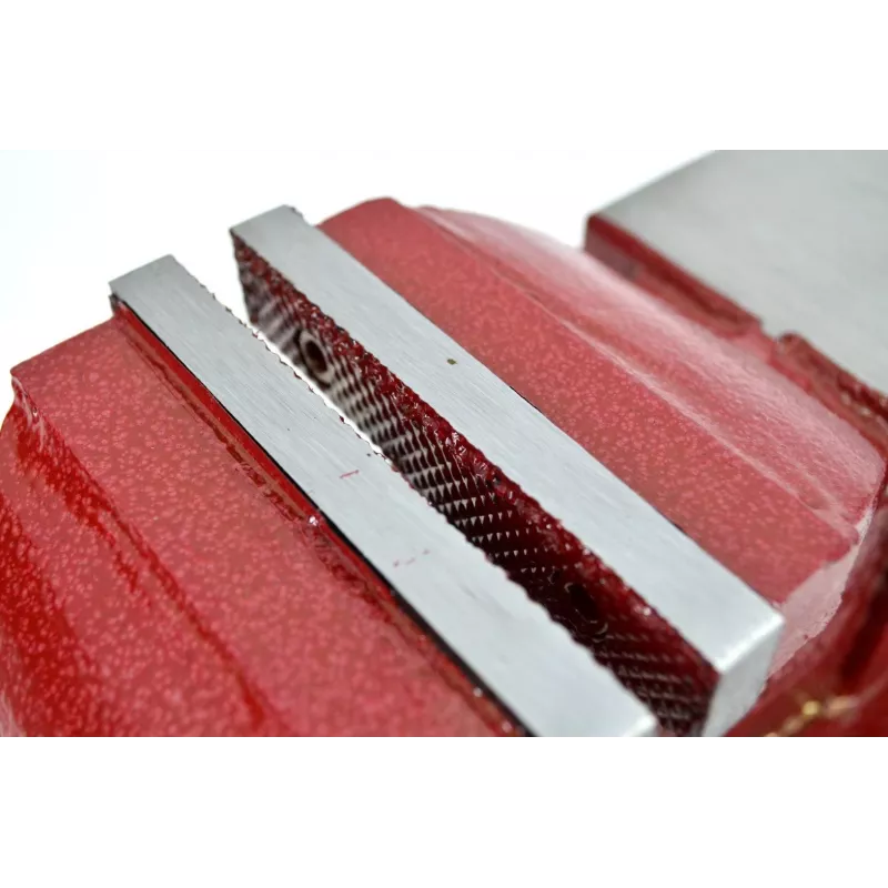 Tornillo de banco AWTOOLS AW24228