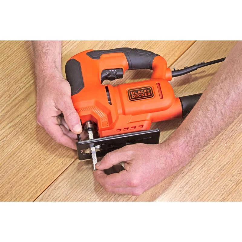 BLACK & DECKER BES603-QS sierra de calar 400 W