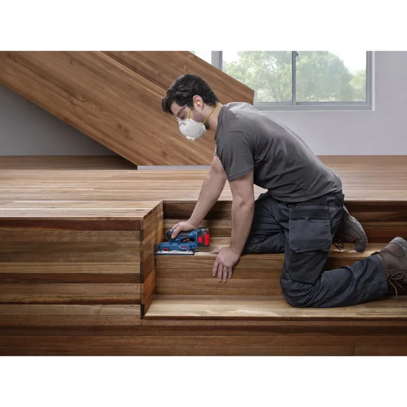 BOSCH POWERTOOLS lijadora excéntrica a batería GSS 18V-18 Professional Solo, 18 V (azul/negro, sin batería ni cargador, en L-BOXX)