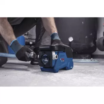 BOSCH POWERTOOLS Bomba de agua a batería GTP 18V-28 Solo, 18V (azul/negro, sin batería, para agua limpia)