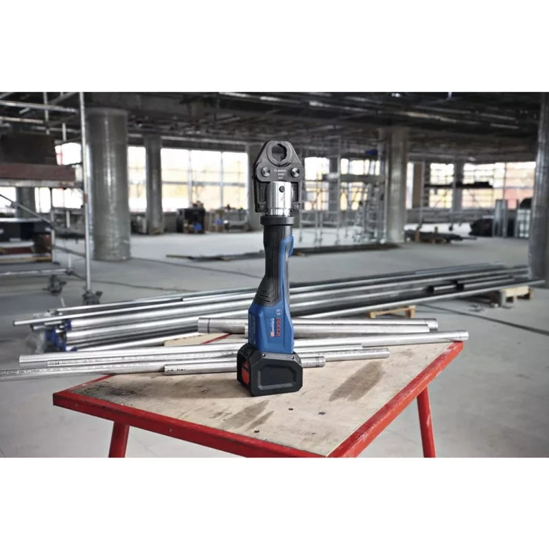 Herramienta de prensado a batería Bosch Professional GPT 18V-32 (herramienta básica, 3 mordazas de prensado estándar SV, L-BOXX)