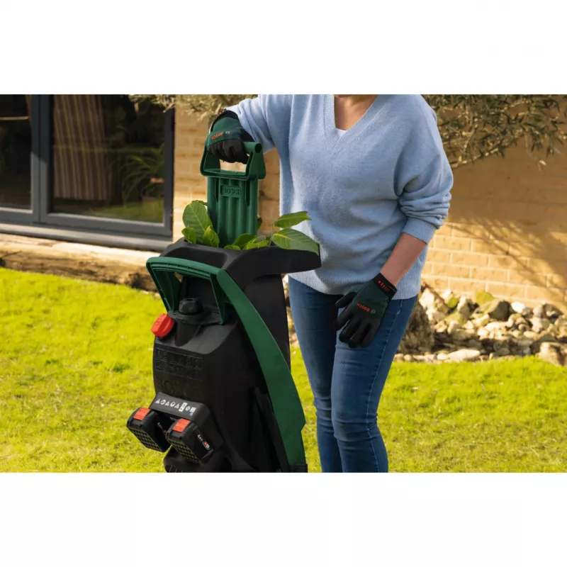 Bosch UniversalShredder Solo Biotrituradora de jardín a batería, 36V (2x18V), ramas de 40 mm, caja de recogida de 50 L, verde/negro, máquina sin batería (06008E0001)