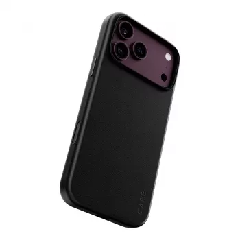 CARE by PanzerGlass Solo funda de piel vegana con MagSafe para iPhone 17 Pro Max - negra