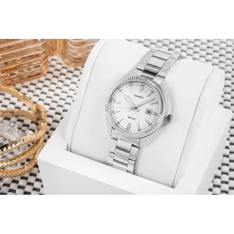 CASIO LTP1302PD7A1V Reloj unisex analógico de cuarzo, acero inoxidable plateado, 34,5 x 30,2 x 8,7 mm