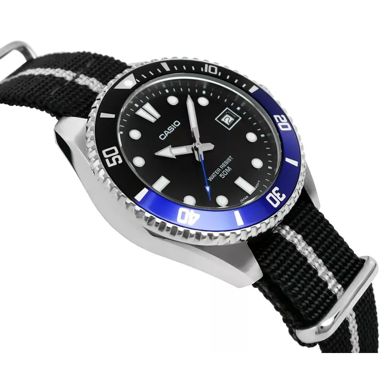 Casio MDV-10C-1A2VEF Reloj de buceo para hombre Negro acero inoxidable resina