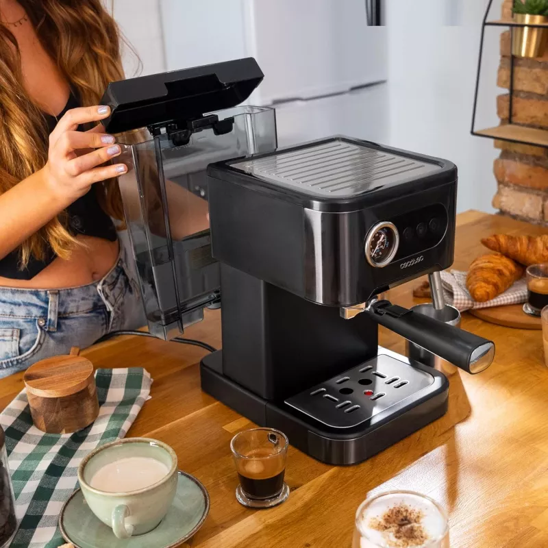 Cecotec Power Espresso 20 Pro Latte Cafetera, 20 bares de presión, espumador de leche integrado, semiautomática, Negra, 1350 W