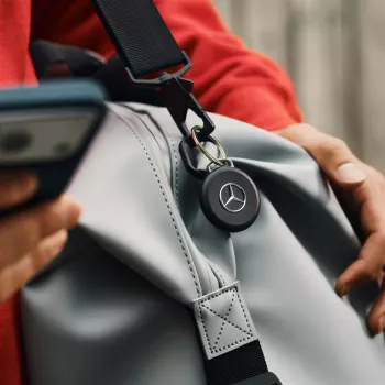 Chipolo LOOP Mercedes – rastreador Bluetooth recargable con lazo de silicona para iOS y Android, negro