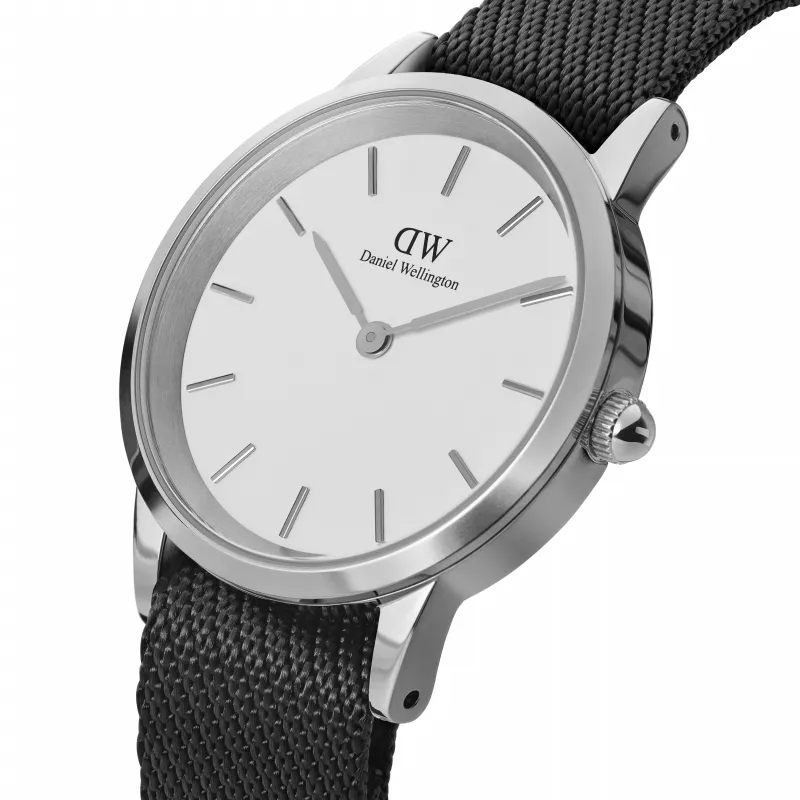 DANIEL WELLINGTON Classic reloj de hombre DW00100677 40mm caja de acero inoxidable en tono oro rosa esfera Eggshell White correa de piel negra