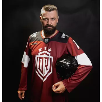 Dinamo Riga Camiseta de aficionado Dārziņš #16 Rojo XS