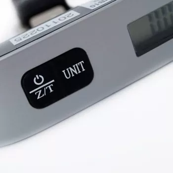 ELDOM WB10 Báscula digital de equipaje 50 kg con LCD retroiluminada, gancho de acero inoxidable, funciones tara y retención