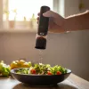 ELDOM ZMP5 set de molinillos de sal y pimienta a pilas con soporte, negro