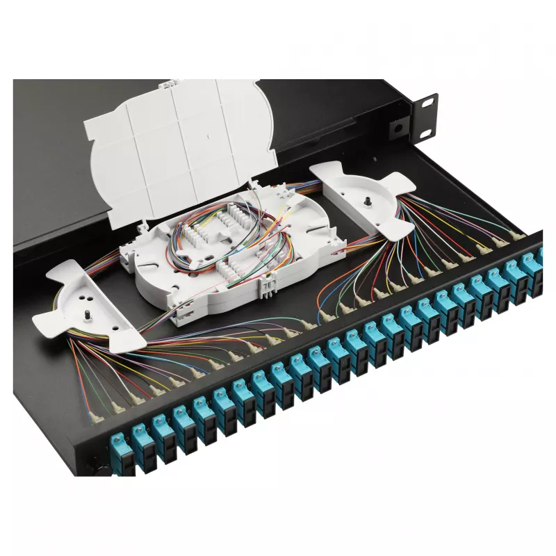 EQUIP caja de empalme de fibra óptica de 24 puertos, LC dúplex, OM3, 1U, equipada, negro
