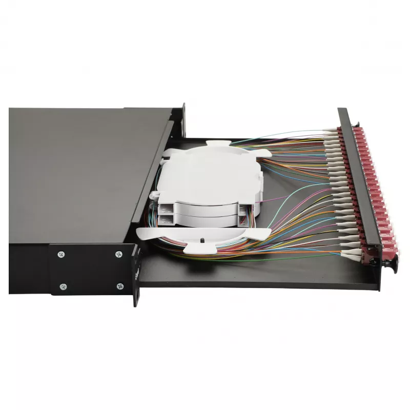 Equip Caja de empalme de fibra óptica de 24 puertos, LC Duplex, OM4, 1U, equipada, negra
