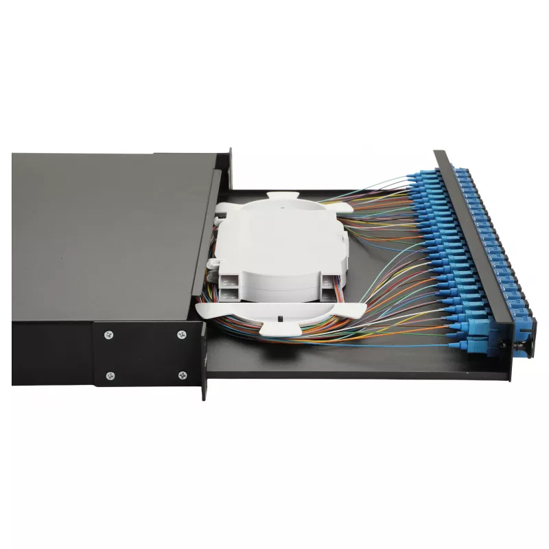 Caja de empalme de fibra óptica Equip de 24 puertos, SC Duplex, OS2, 1U, equipada, negra