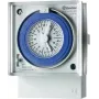 Finder 12.31.8.230.0007 Temporizador mecánico, montaje en panel frontal, 230 V AC, 1 contacto conmutado, 16 A, programa diario, 48 segmentos, reserva de marcha 100 h