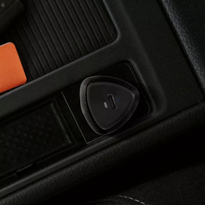 Forcell F-Energy Carbon cargador de coche USB-C QC3.0 PD 20W con cable USB-C a Lightning CC50-1C negro