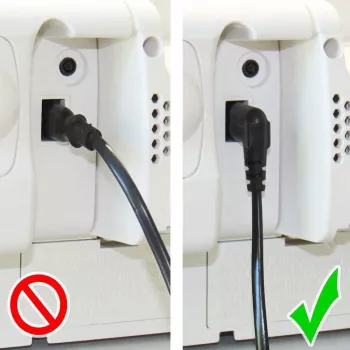 GoodConnections Cable de alimentación Euro, conector macho Euro a IEC C7 (trébol), ambos conectores acodados 90°, blanco, 1,5 m (1550-ZW015W)
