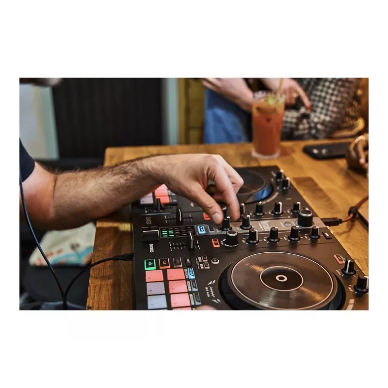 Hercules DJ Essentials Kit con DJControl Inpulse 200, altavoces DJMonitor 32 y auriculares HDP DJ45