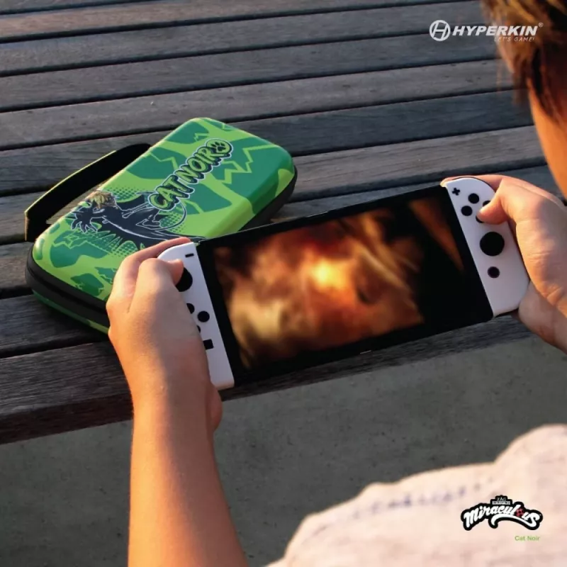 Hyperkin M07541-MTCN Funda rígida, verde, multicolor, PEVA, para Nintendo Switch Lite, antichoque, resistente al agua, bolsa de transporte