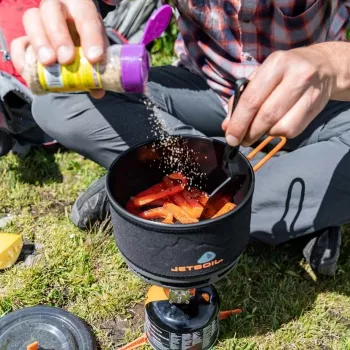 Jetboil Olla de cerámica 1,5L - Olla de camping con FluxRing, aluminio anodizado duro, recubrimiento antiadherente, asas plegables