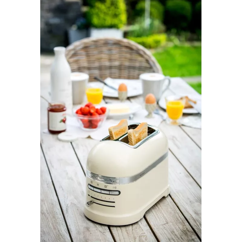 KitchenAid 5KMT2204EAC Tostadora de 2 ranuras 1250 W crema