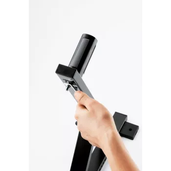 König & Meyer 24110 Soporte de pared para altavoz, acero, negro 24110-000-55