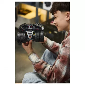 LEGO Technic 42239 Batmobile Tumbler - set de construcción desafiante de 1360 piezas para niños y adultos