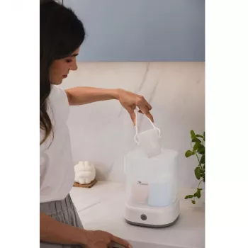 Momini Esterilizador de biberones QuickSteam