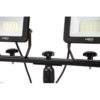 Foco doble NEO TOOLS 2x50W SMD LED 8500lm 230V sobre trípode 1,8m