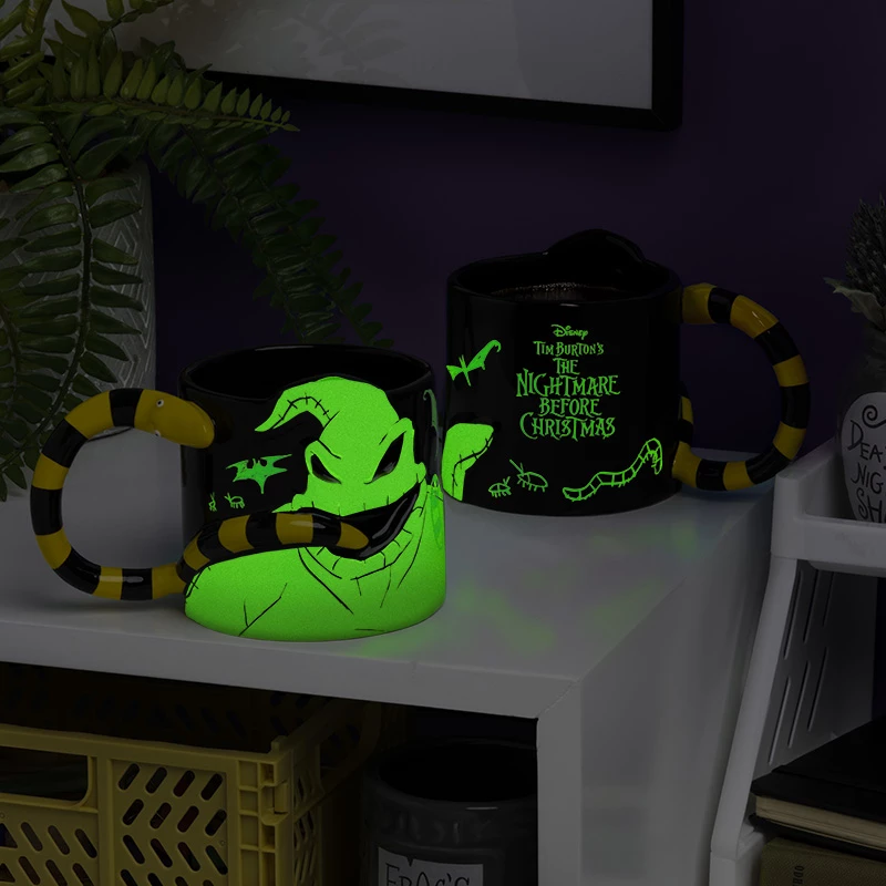Paladone taza en forma de Oogie Boogie que brilla en la oscuridad