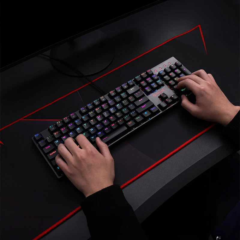 Teclado gaming mecánico RGB Redragon SURARA K582RGB - negro