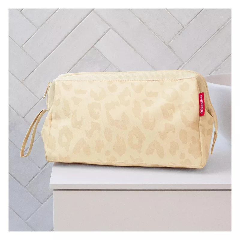 Neceser Reisenthel Travelcosmetic Leo Vanilla 4L resistente al agua WC1043