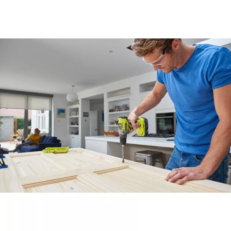 RYOBI ONE+ Atornillador percutor a batería R18PD5-220S, 18V (verde/negro, 2x 2,0 Ah baterías de Li-Ion)
