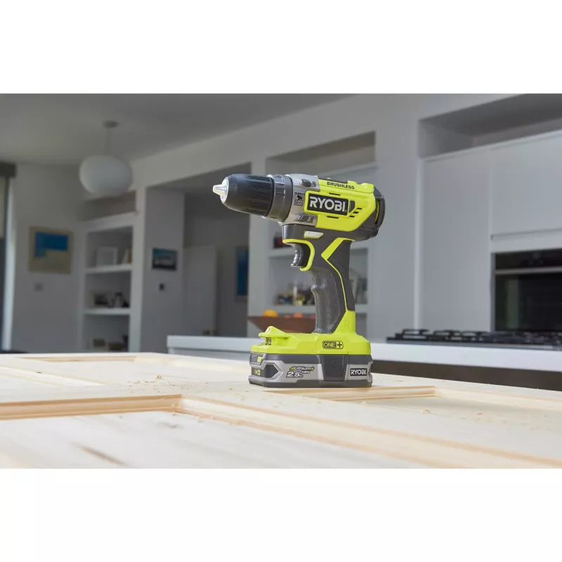 RYOBI ONE+ Atornillador percutor a batería R18PD5-220S, 18V (verde/negro, 2x 2,0 Ah baterías de Li-Ion)