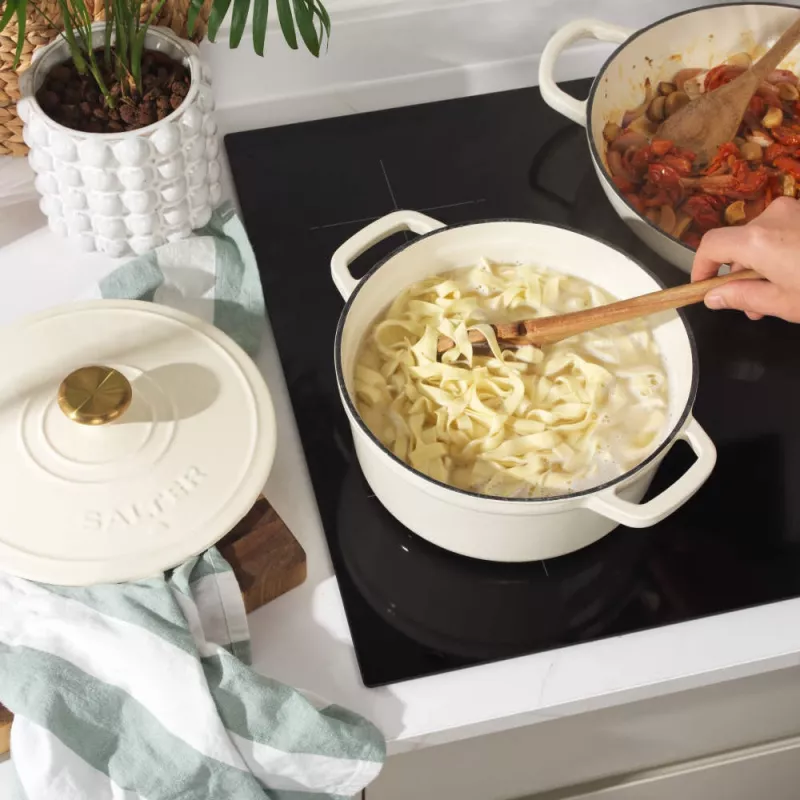 Salter BW13771C Chester cacerola de hierro fundido 3.4L 24 cm, crema