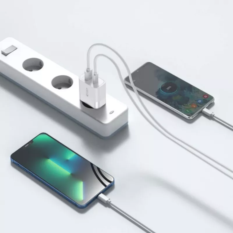 Tech-Protect funda trasera MagSafe blanca para Apple iPhone 15 Pro Max