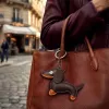 TFO Cadena universal para móvil con motivo de perro salchicha, marrón, 150 cm, banda cruzada ajustable con parche de anclaje