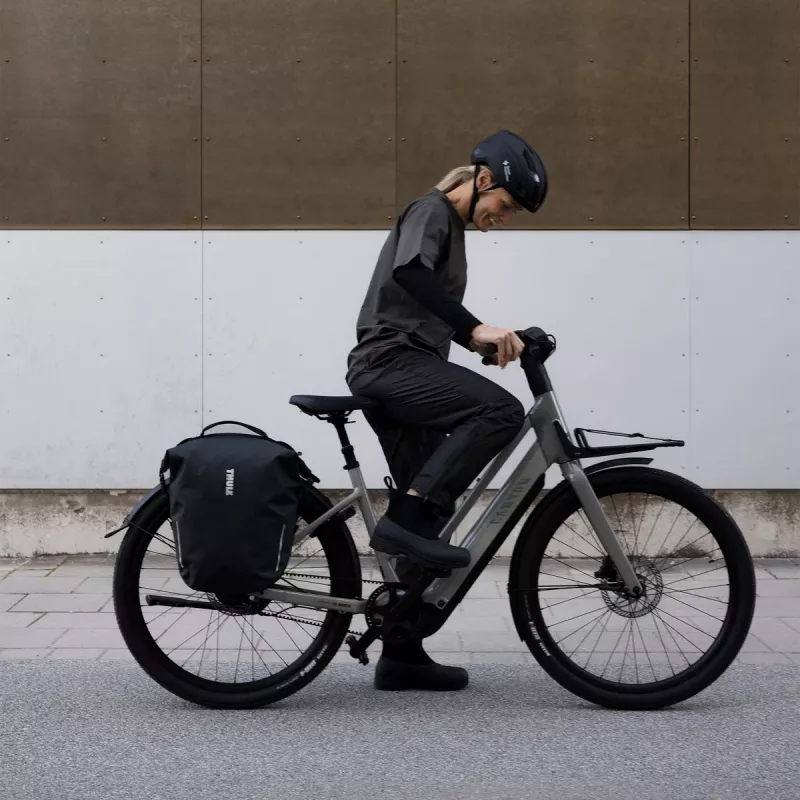 Thule 5476 Shield Pannier 22L con InLock Negro