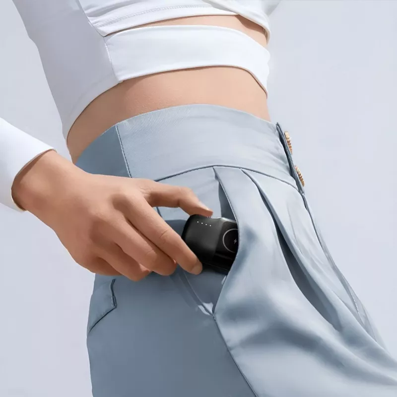 Wozinsky WF16-YLS Mini Power Bank 5000mAh 15W con cable USB-C integrado y cargador para Apple Watch - Negro