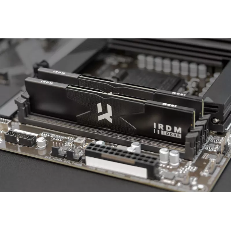 Módulo de memoria Goodram IRDM DDR5 IR-5600D564L36/32G 32 GB 1 x 32 GB 288 pines DIMM